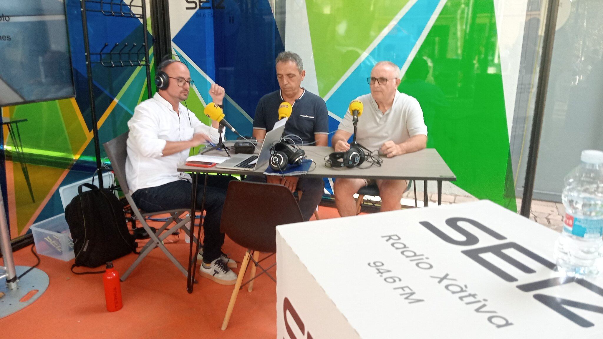 Pep Gimeno y Pepe Sanchis, en La Ventana de Xàtiva con Jordi Company