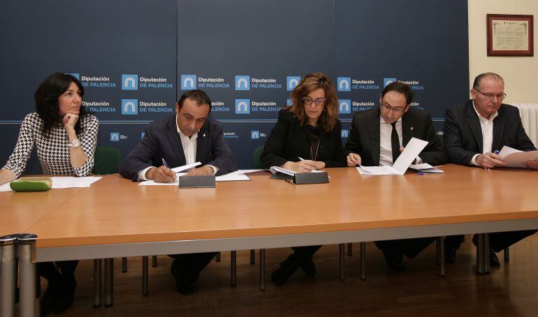 Firma del convenio entre el Consorcio de Residuos y la Cámara Agraria
