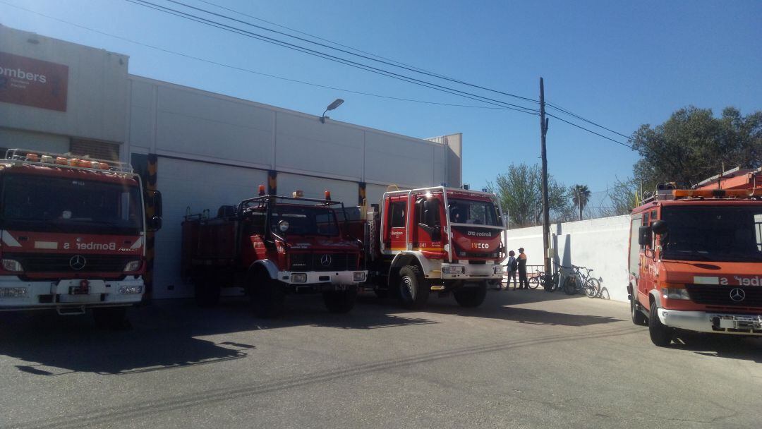 Imagen de archivo del parque comarcal de bomberos de Dénia, durante la jornada de puertas abiertas del año pasado.