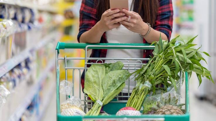 "Si te distraes con el móvil, compras más"