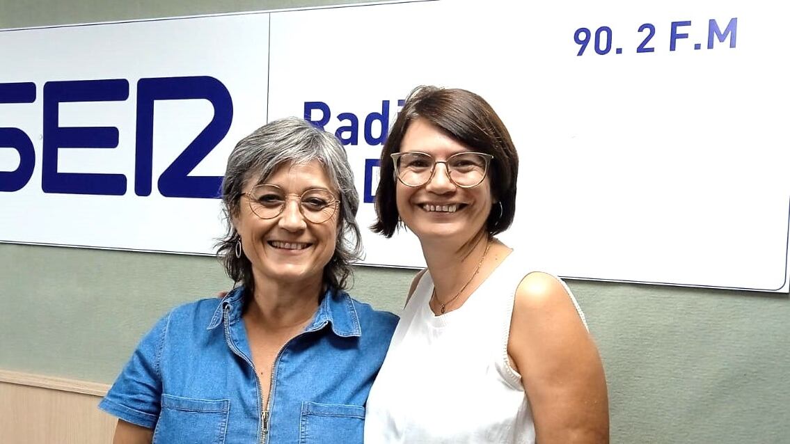 Julia y Begoña, en el estudio de Radio Elda SER