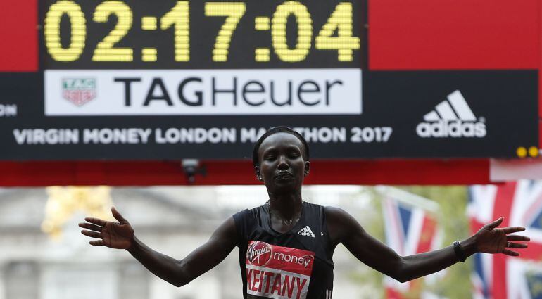  Kenya&#039;s Mary Jepkosgei Keitany celebrates winning the Women&#039;s Elite race Action Images via Reuters 