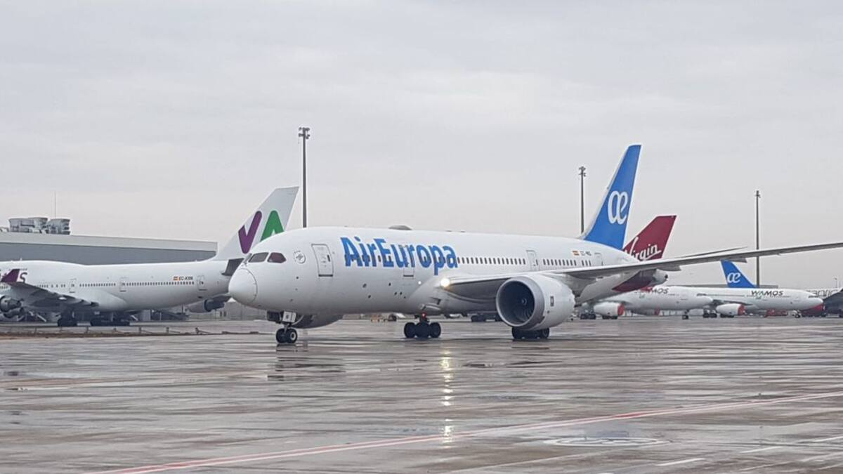 Ya van... 80 aviones estacionados en el aeropuerto de Ciudad Real y sigue la demanda