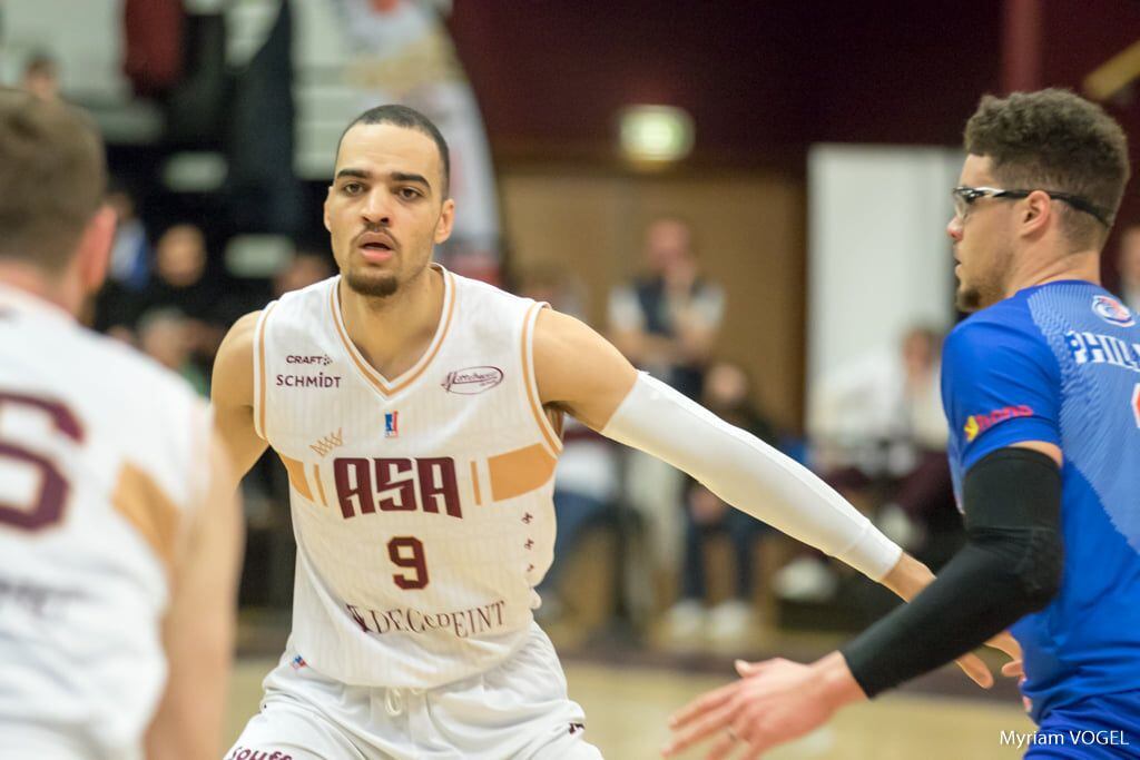 Obi Enechionyia en un partido con el AS Alsace. / Foto: Myriam Vogel