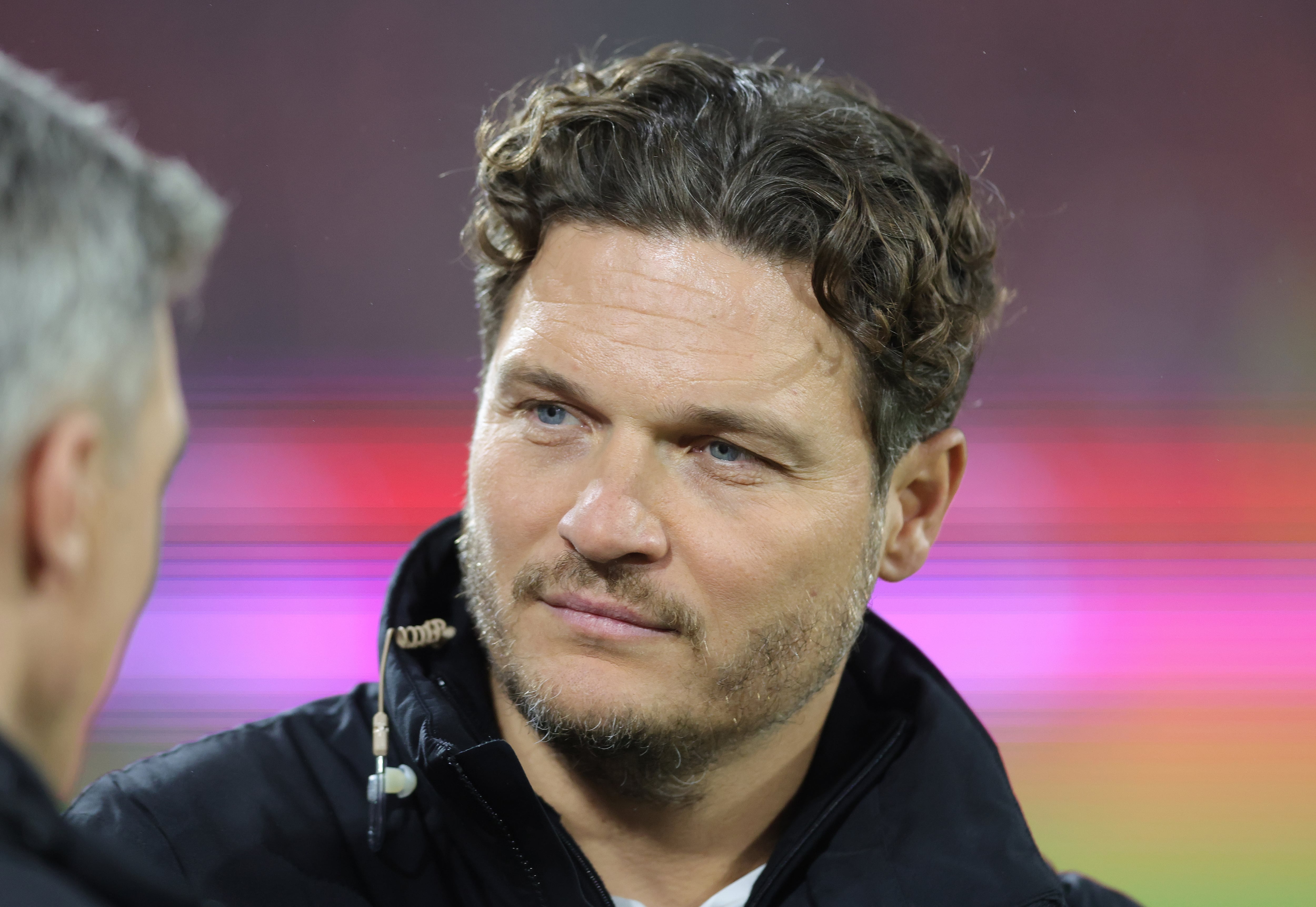 Una imagen de Ediz Terzić en su etapa de comentarista