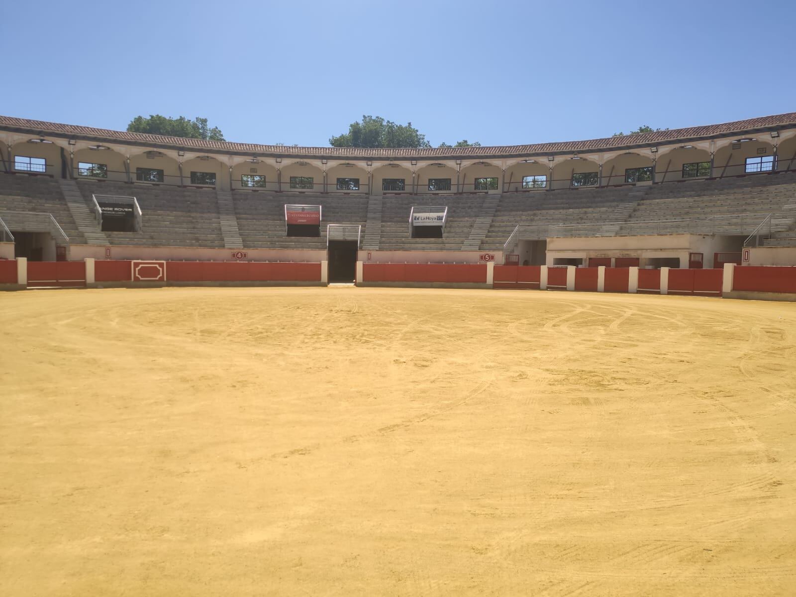 Albero y graderío de la remodelada Plaza de Toros de Lorca.