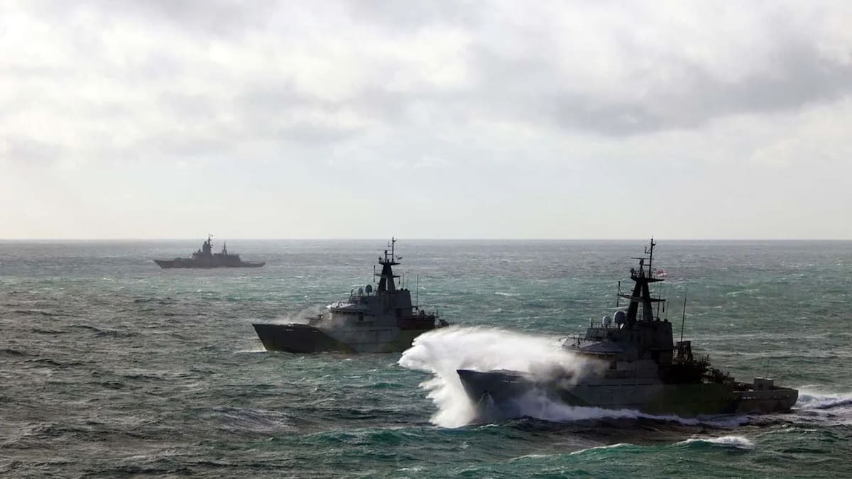 Barcos británicos interceptan buques rusos en el Canal de la Mancha