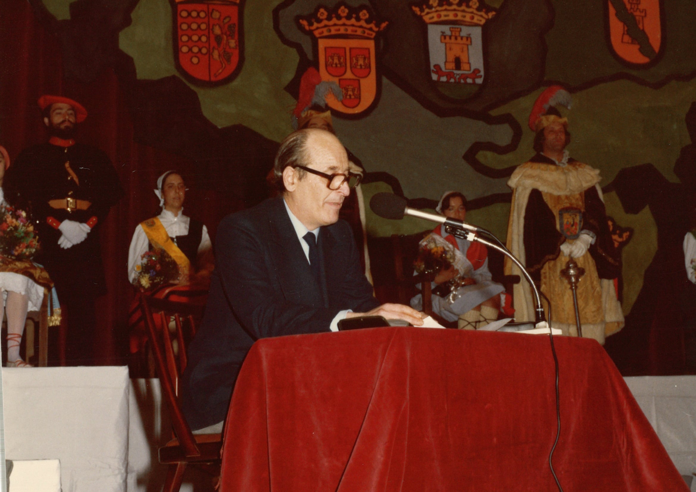 José María Sedano leyendo el pregón de San Prudencio en 1981