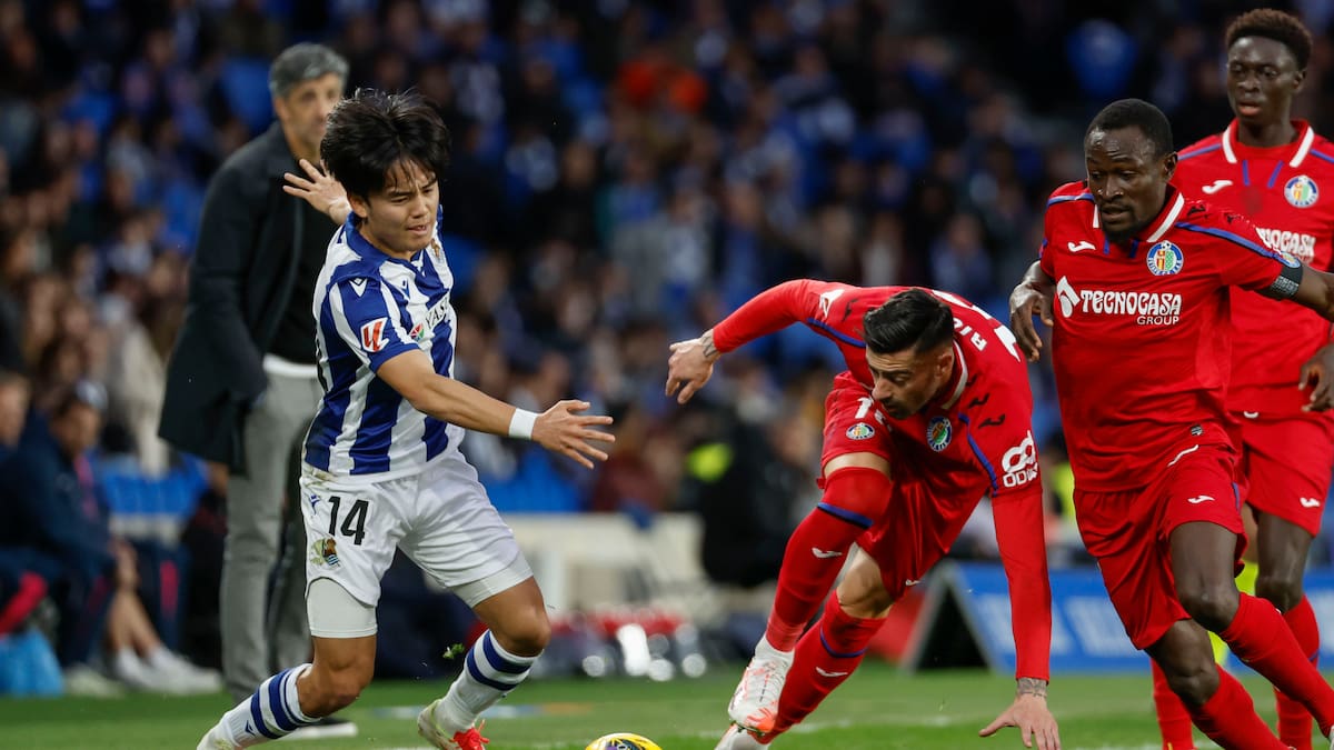 Once gladiadores txuri-urdin, un Coliseum, y un partido de picar piedra