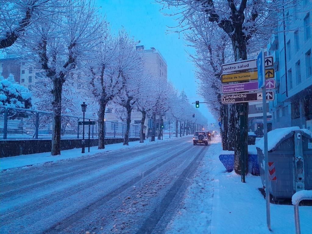 La nieve llegaba este lunes al norte de la provincia de Huesca