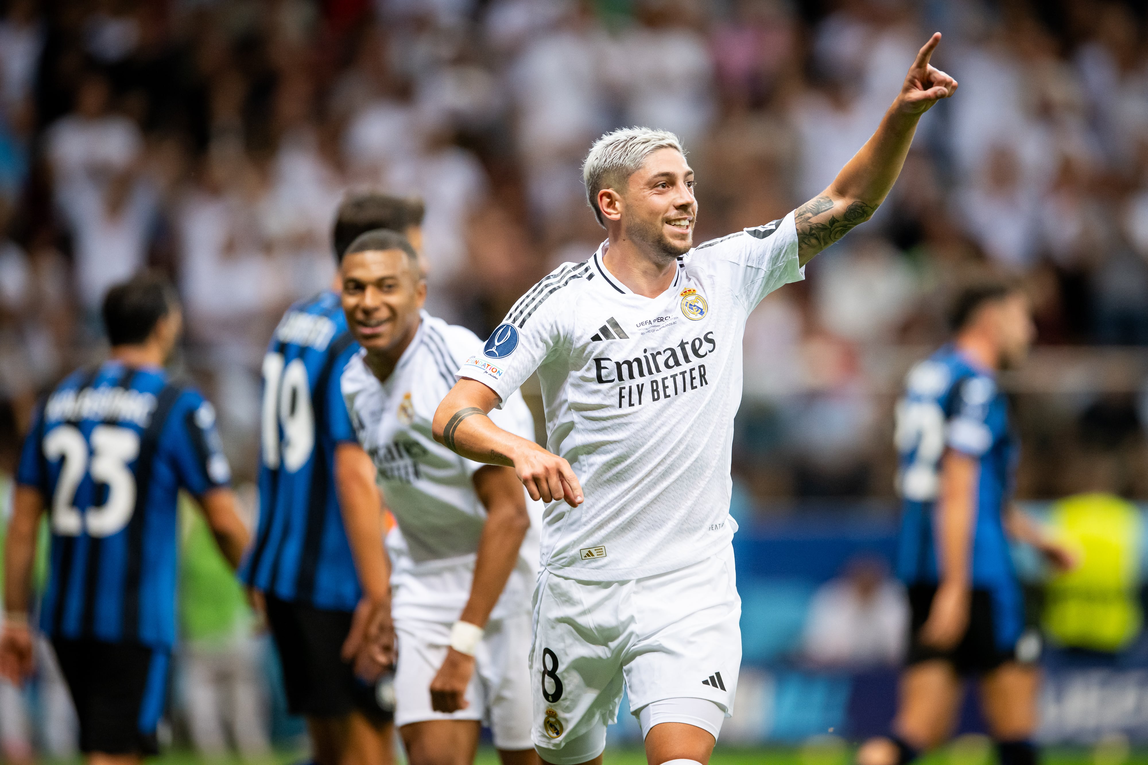 Fede Valverde celebra su gol señalando al cielo