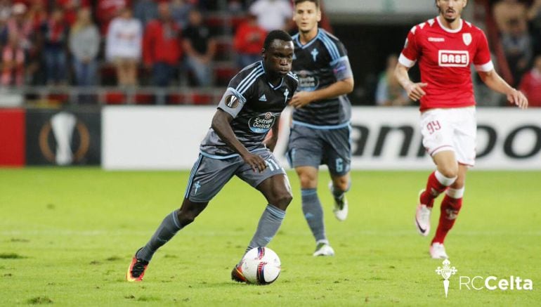 Pione Sisto en una acción en el partido ante el Standar de Lieja