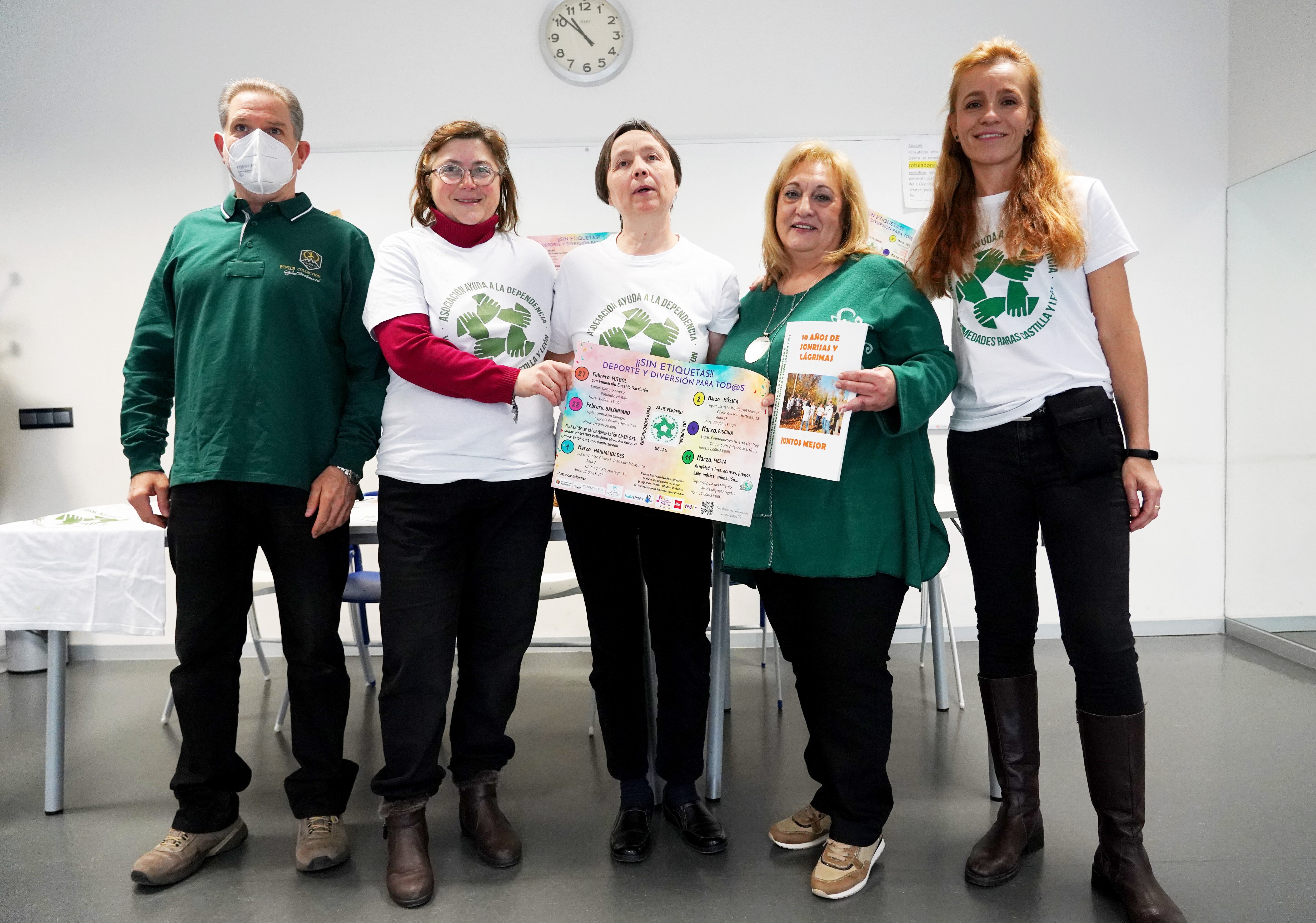 La presidenta de la Asociación Ayuda a la Dependencia y Enfermedades Raras de Castilla y León, Yolanda de la Viuda, presenta las actividades inclusivas deportivas, musicales y de ocio