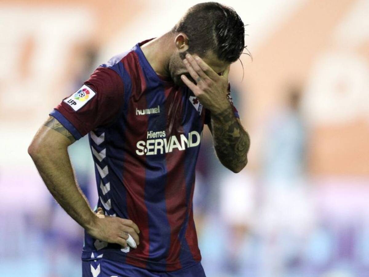 El Almería se queda con el oxígeno del Eibar
