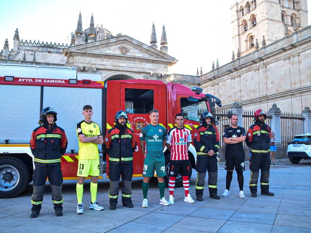 El Zamora CF presenta su nueva su nueva equipación para la campaña 2022-2023