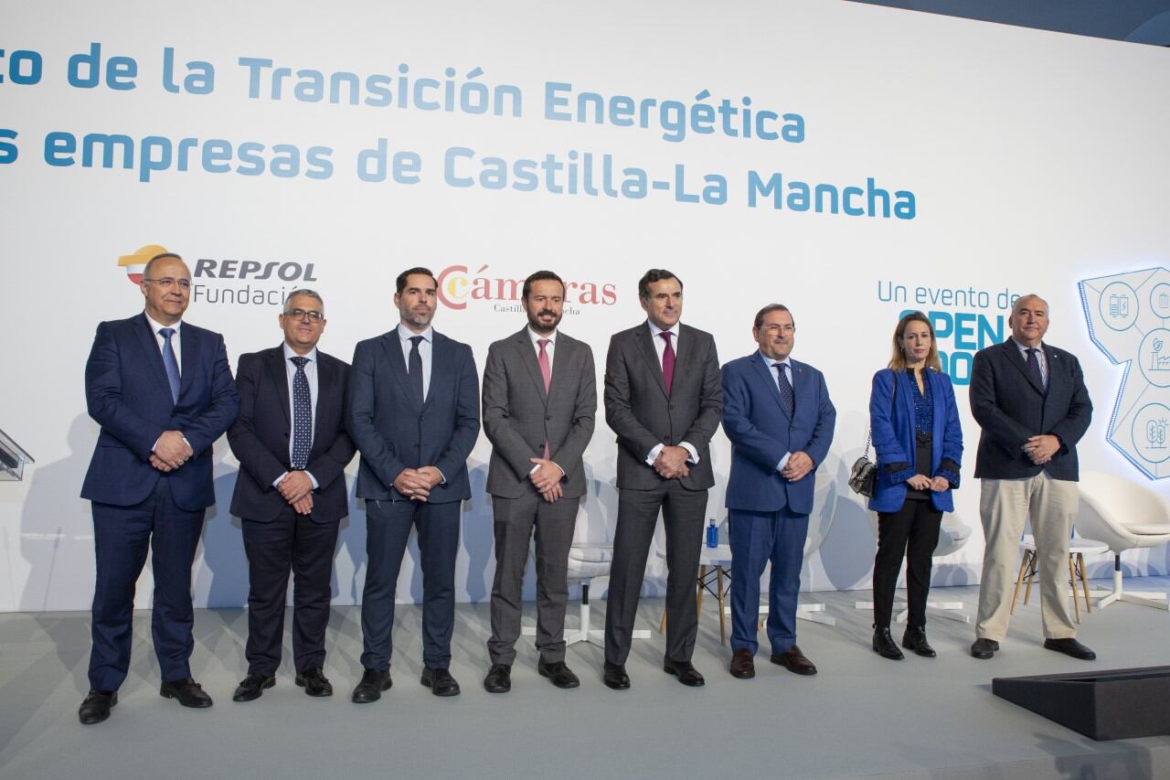 Autoridades presentes en la inauguración de las Jornadas sobre Transición energética en Puertollano