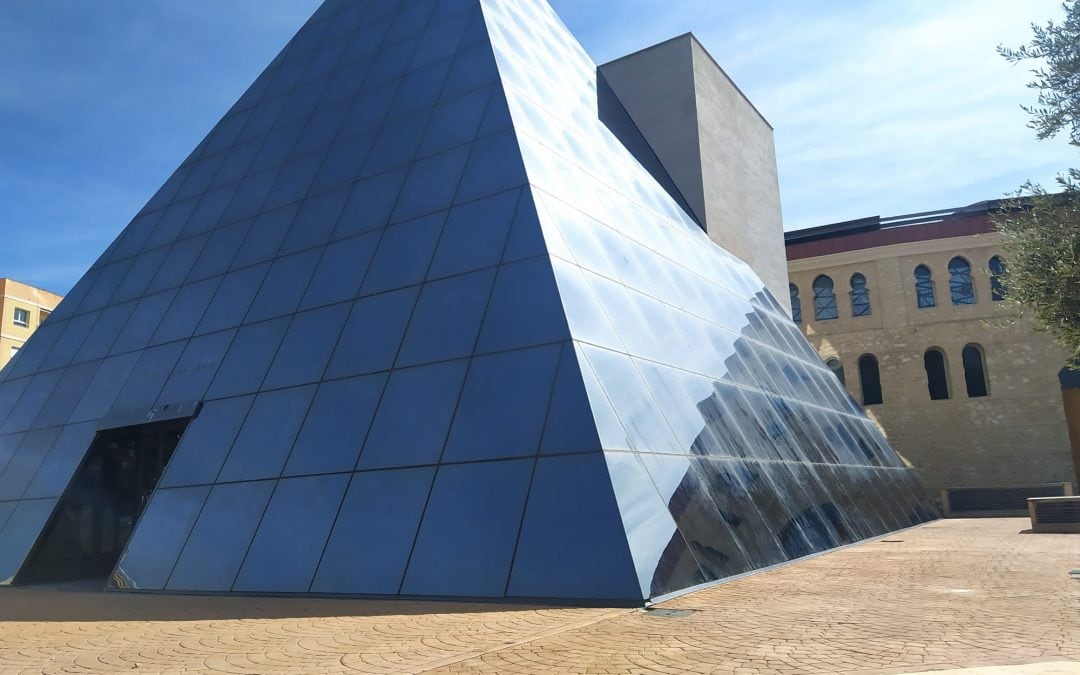 La-Pirámide-de-La-Plaza