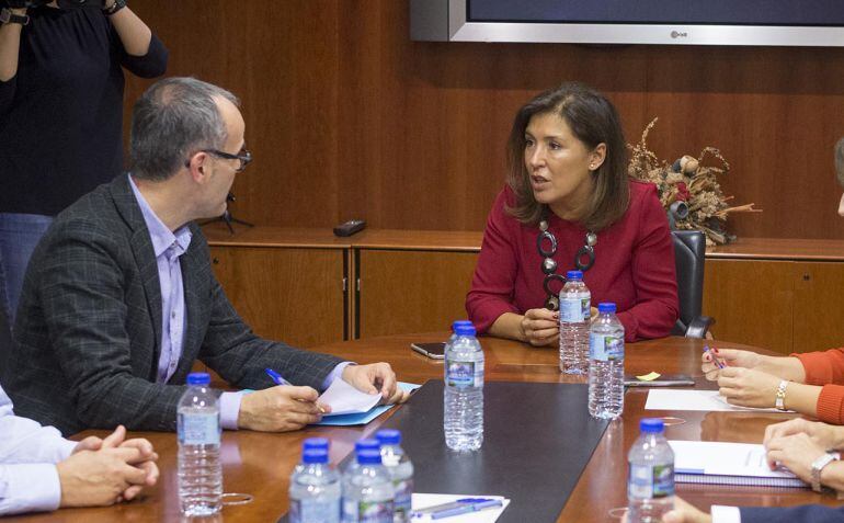 Jesús Vázquez y Beatriz Mato en un momento de la reunión