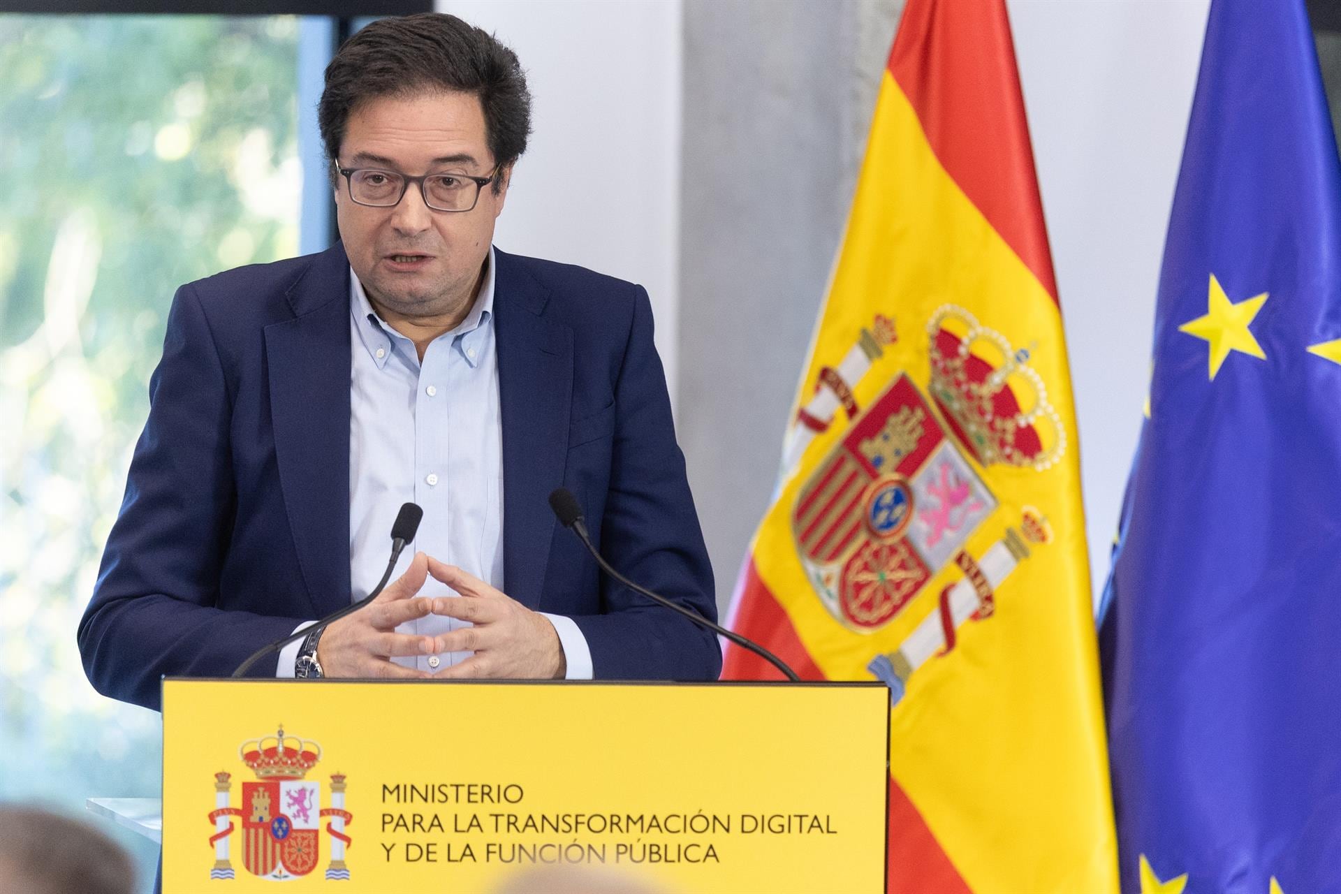 El ministro para la Transformación Digital y de la Función Pública, Óscar López, durante la firma con los sindicatos del acuerdo alcanzado para la mejora de las condiciones laborales y salariales de los empleados públicos