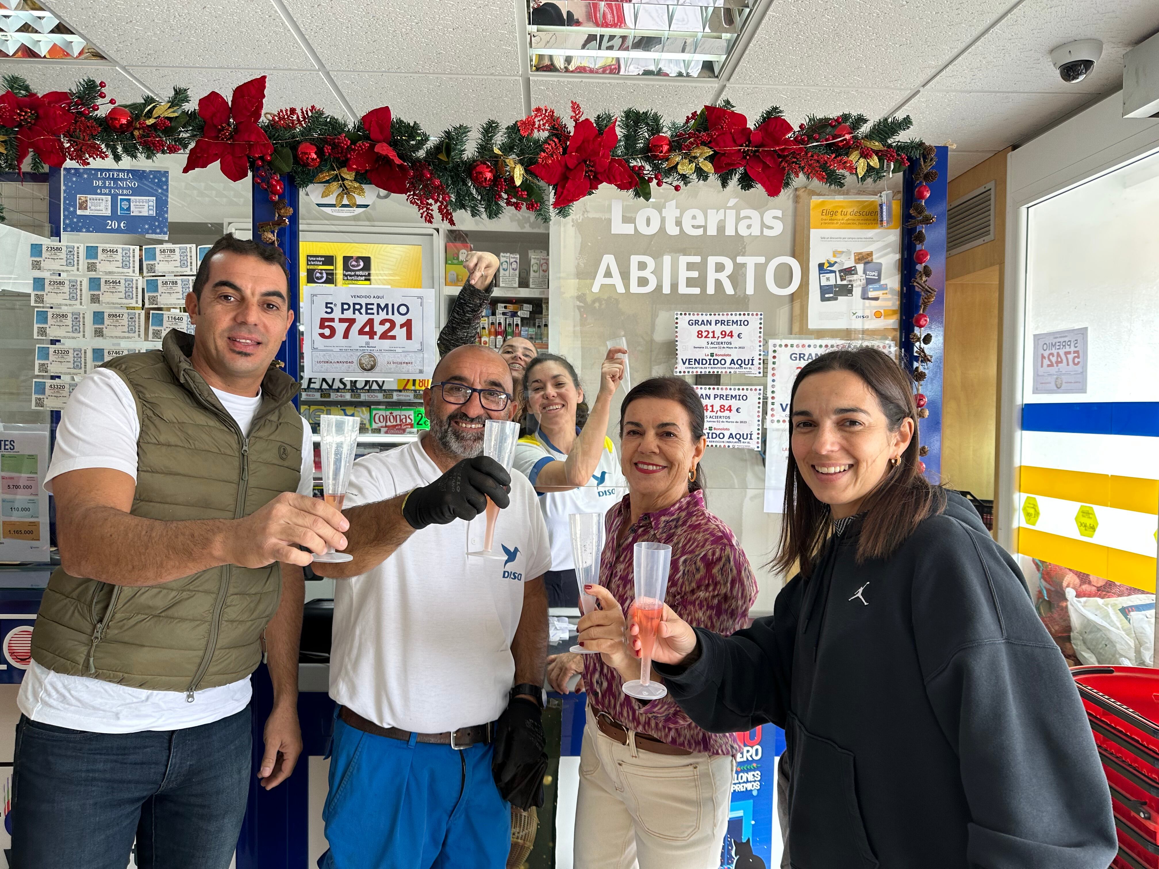 Gasolinera de Mozaga, Lanzarote, donde se vendió parte del quinto premio del 57.421.