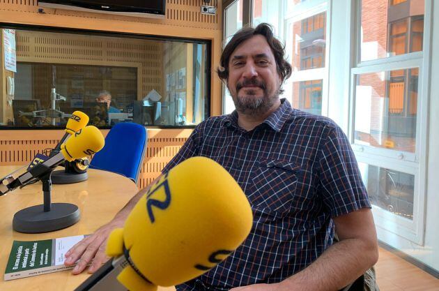 Eduardo Salazar, profesor universitario y abogado ambientalista, en los estudios de Radio Murcia.