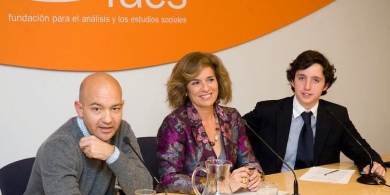 El &#039;pequeño Nicolás&#039; con Ana Botella y Jaime García-Legaz en FAES.