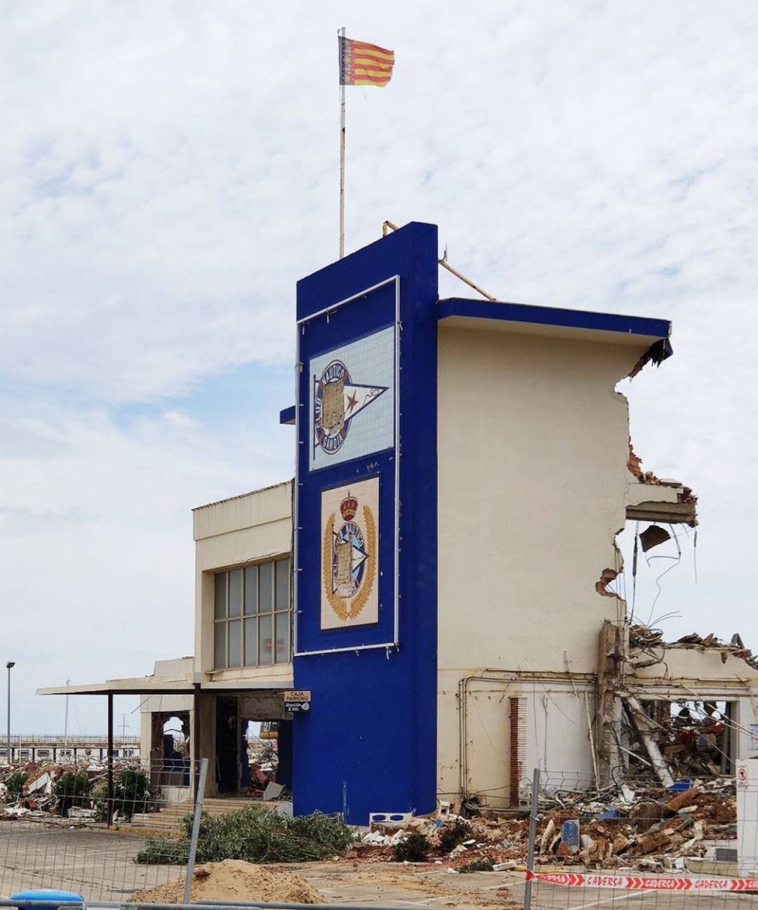 Demolición del edificio del RCN de Gandia 