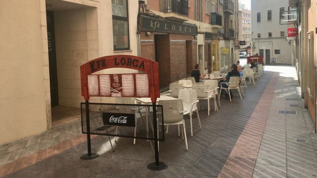 Kfé Lorca está ubicado en la zona peatonal entre Ramón y Cajal y Fermín Caballero