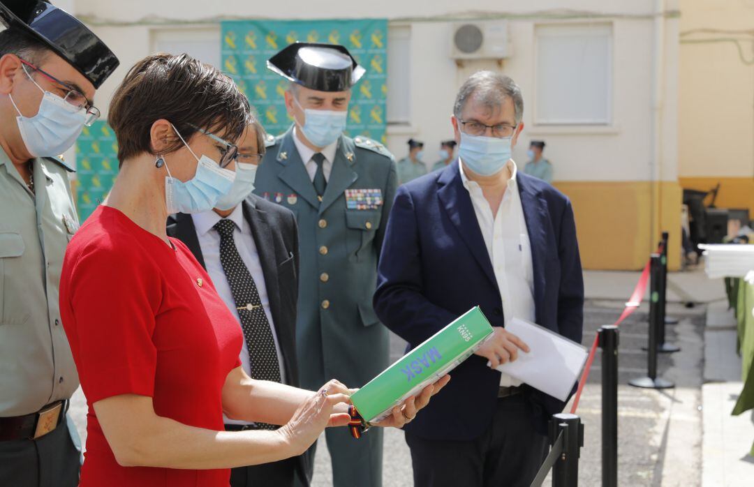 La directora general de la Guardia Civil, María Gámez, durante la presentación de los resultados de la operación &#039;Face Mask&#039;, en el Acuartelamiento de Cantarranas, Valencia, Comunidad Valenciana (España)