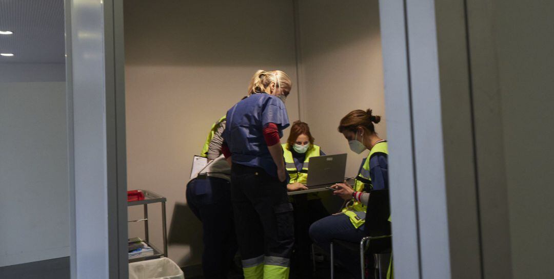 Imagen de archivo de un dispositivo en un centro de Refena para administrar la vacuna contra la COVID-19