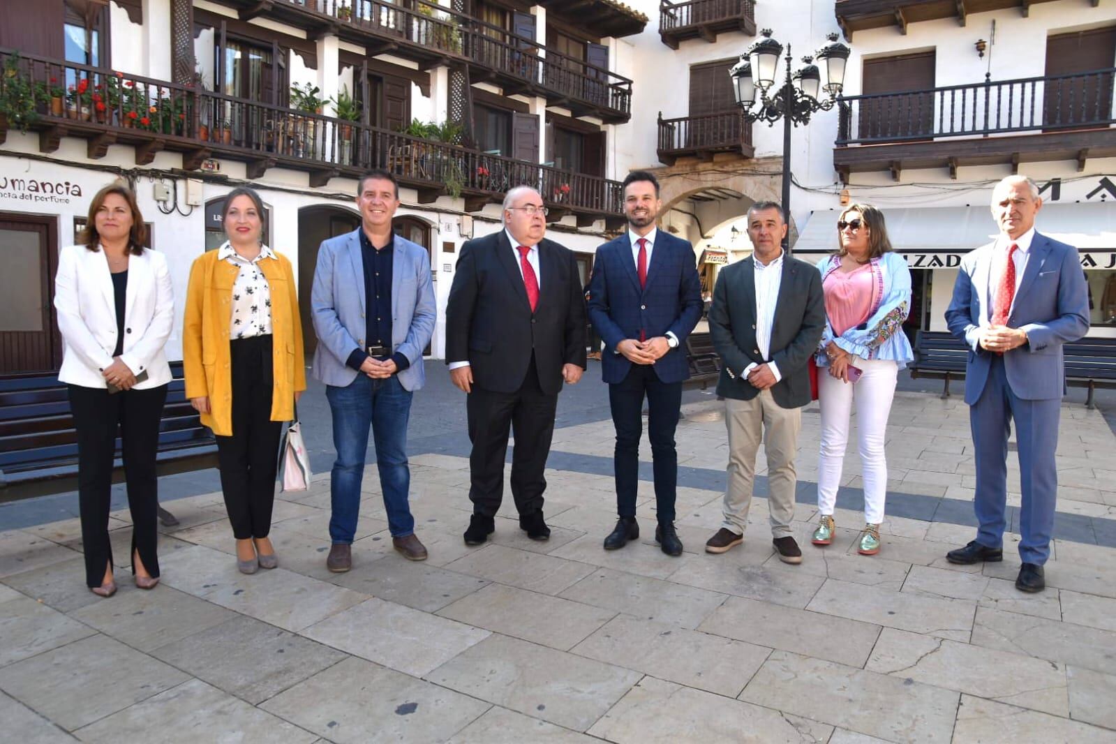 Las autoridades en Tarazona de la Mancha elegida por el Ministerio para poner en marcha, desde el pasado 10 de octubre y como piloto en fase experimental, su proyecto de Oficinas de Justicia en los Municipios (OJM)