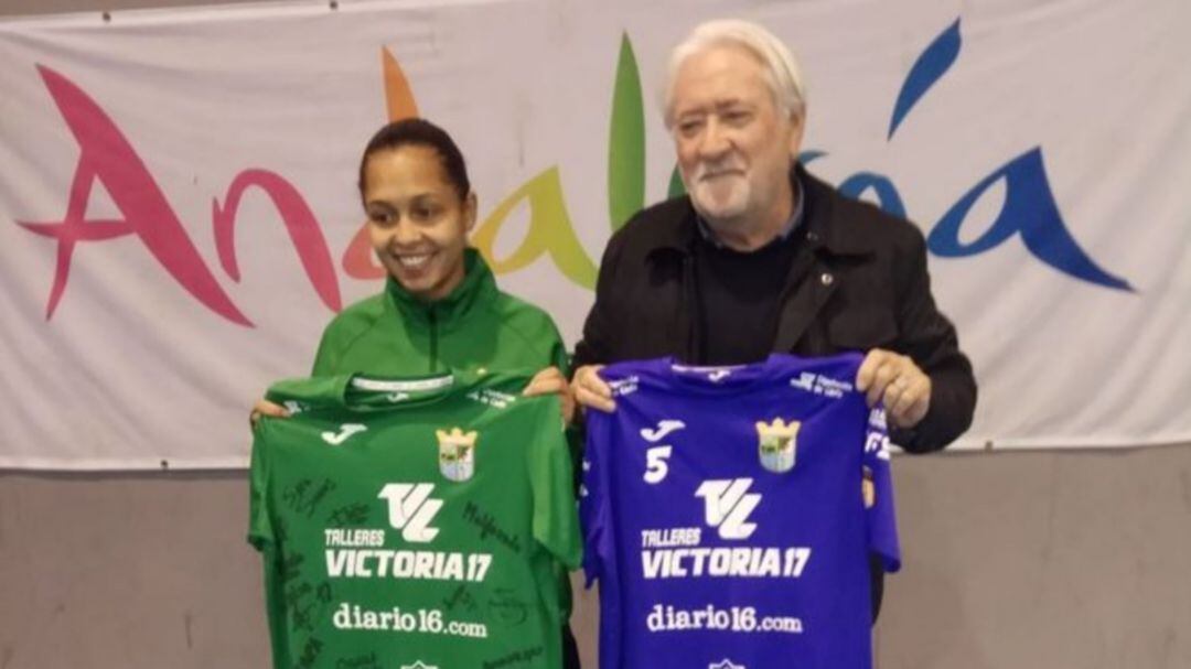 Luis Delgado en la presentación de Fernanda, que podrá debutar el sábado