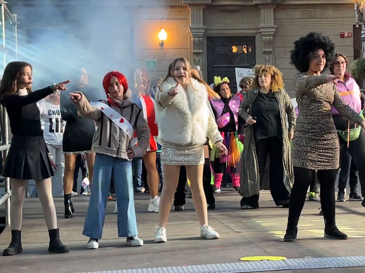 Animado y colorido carnaval oscense