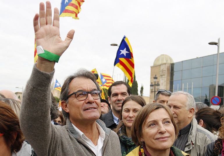 El expresident de la Generalitat Artur Mas y la presidenta del Parlament, Carme Forcadell, durante la movilización independentista del 13 de noviembre 