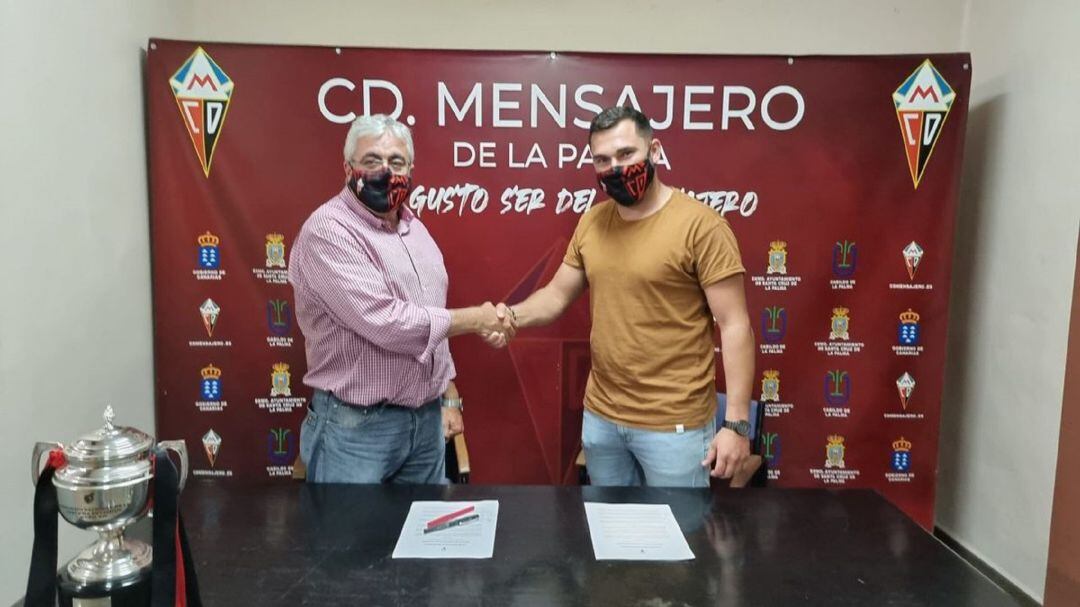 Yurguen Hernández, técnico del CD Mensajero