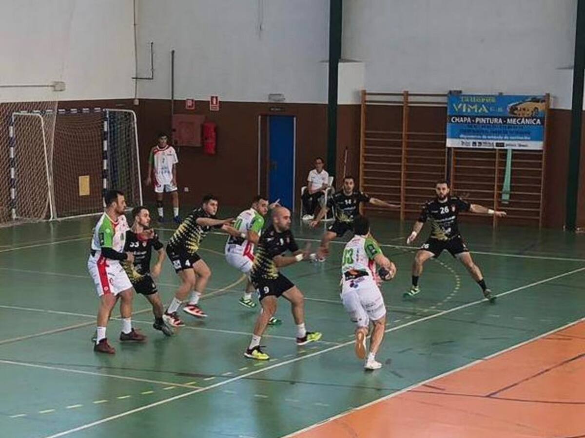 Elda - C.E.E. acaba el año con derrota (34-33)