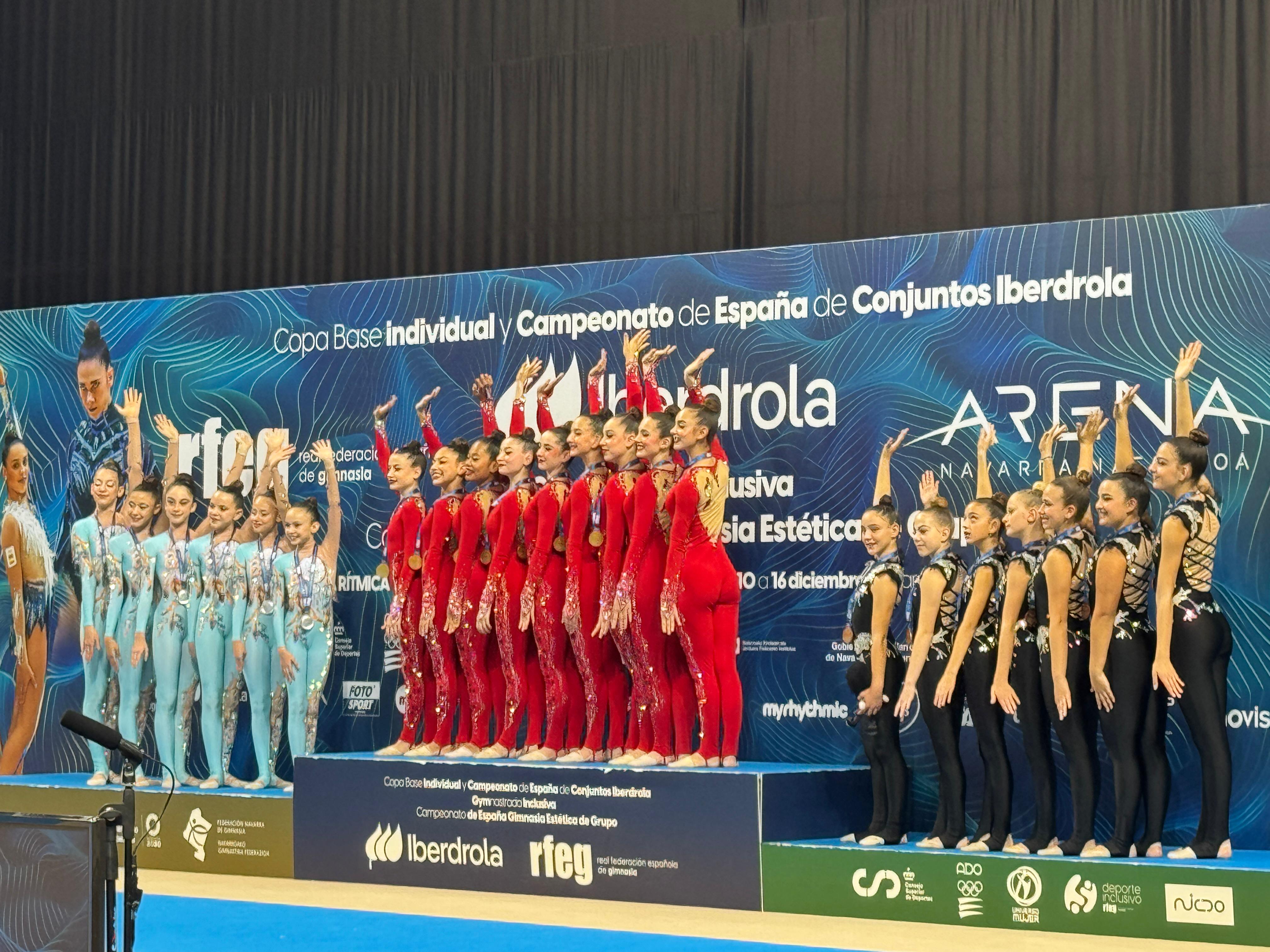 Los equipos del Club 90 en el podio del Campeonato de España de Gimnasia Estética