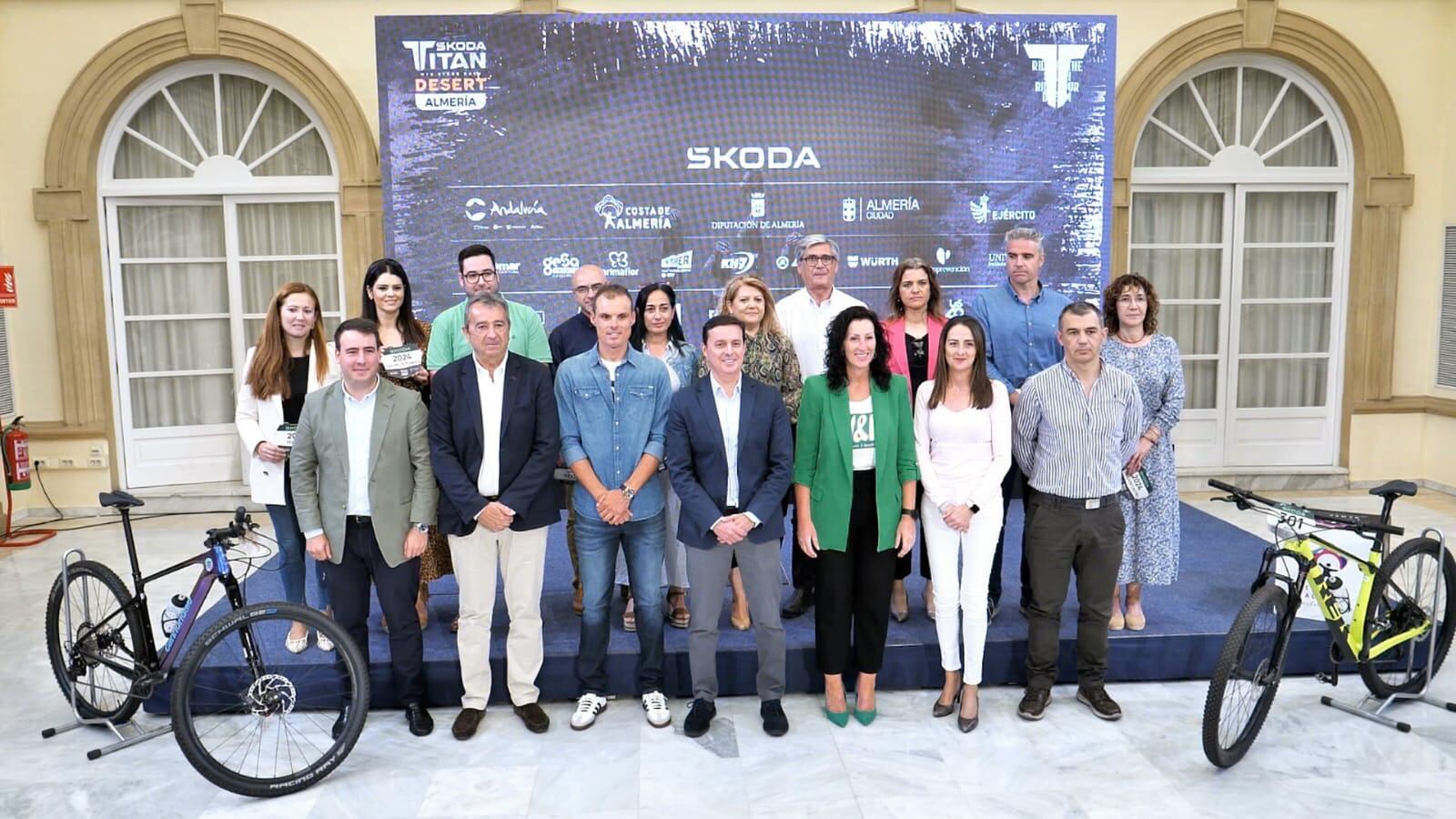 La foto de familia para dar la bienvenida a una competición que se disputó por primera vez en Almería en 2020.