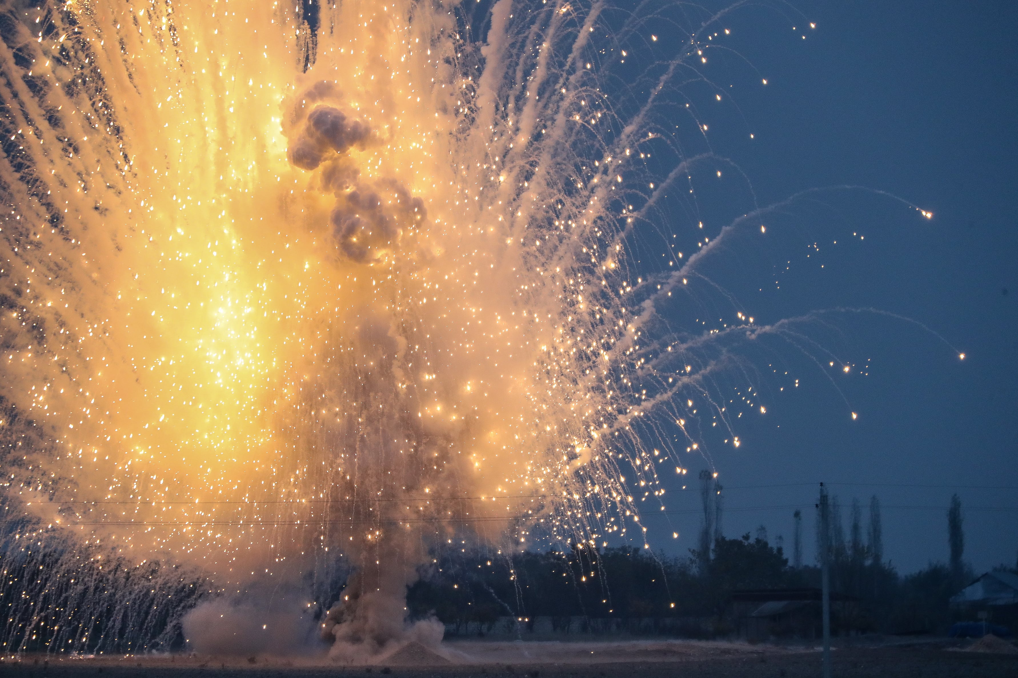 Explosión de una bomba de fósforo blanco.