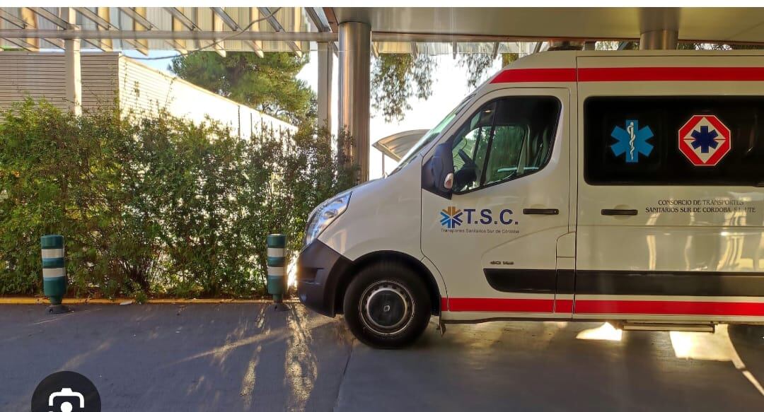 Ambulancia de la empresa Transportes Sanitarios del Sur de Córdoba que presta servicio en los Hospitales de Montilla y Puente Genil