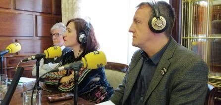 De derecha a izquierda, Fernando Rivarés (Podemos - Equo), Sara Fernández (Ciudadanos) y Pedro Santisteve (Zaragoza en Común)