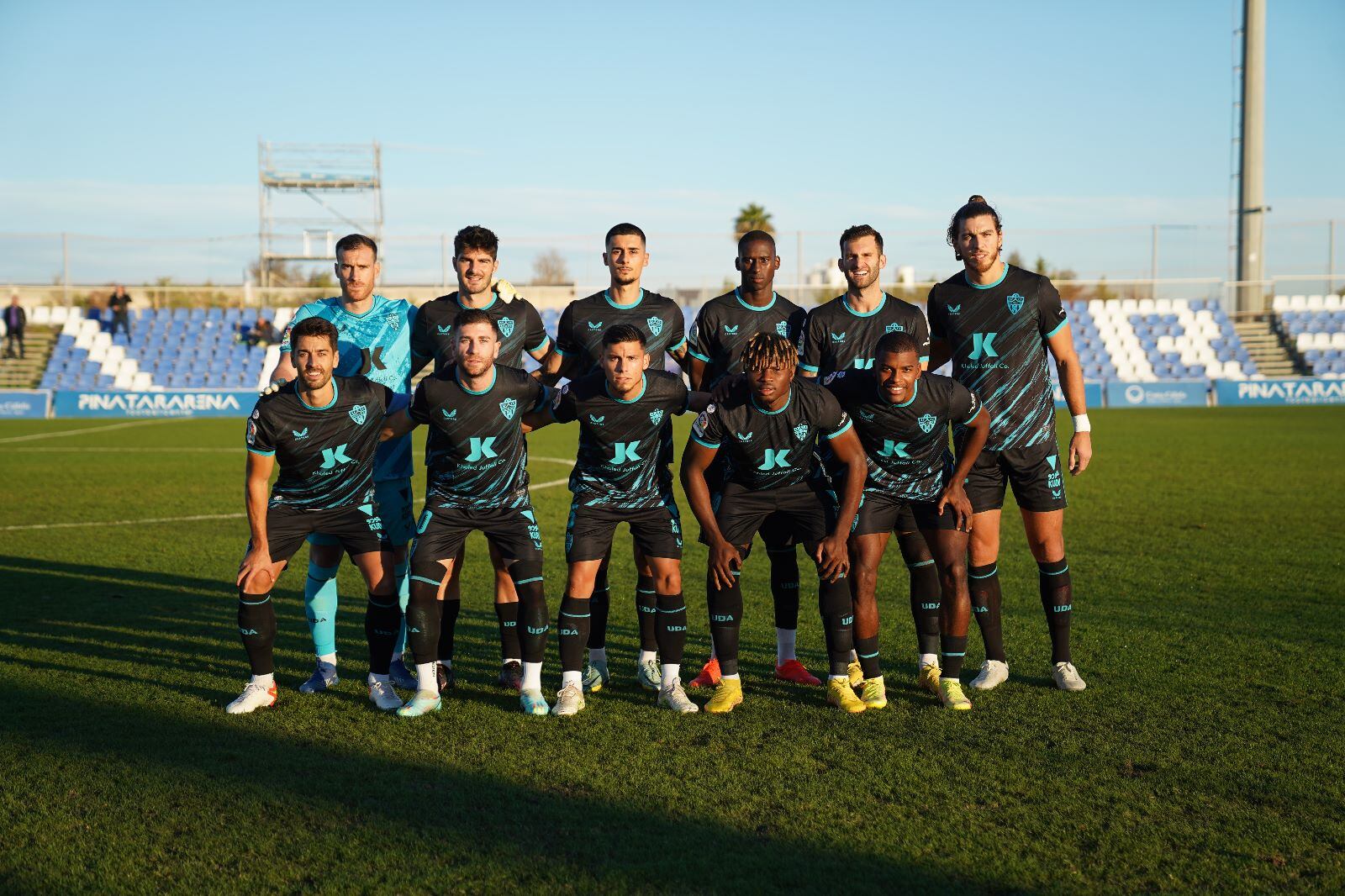 Fernando, Melero, Chumi, Mendes, Baptistao, Babic, De la Hoz, Embarba, Robertone, Touré y Akieme.