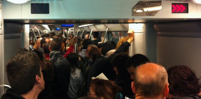 Aglomeracions al metro durant els serveis mínims