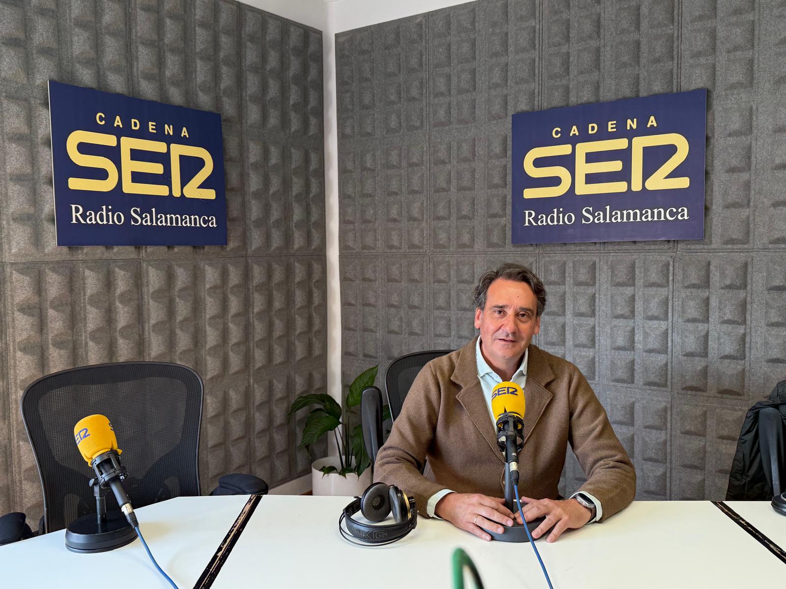 Jorge Recio, presidente de Perfumerías Avenida, en los estudios centrales de Radio Salamanca Cadena SER este miércoles/SER