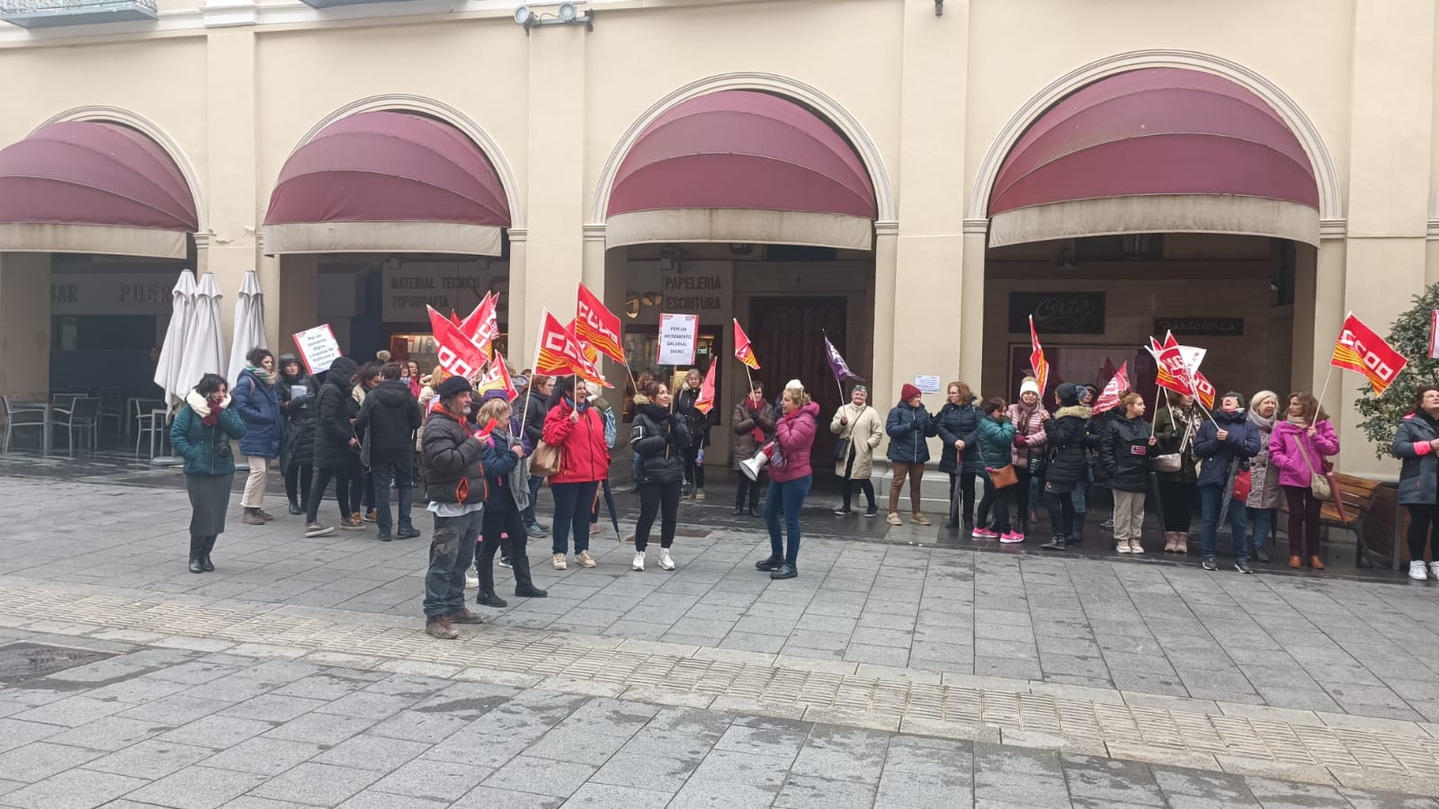 Las huelguistas se concentraron, hace unos días, frente a la DPH