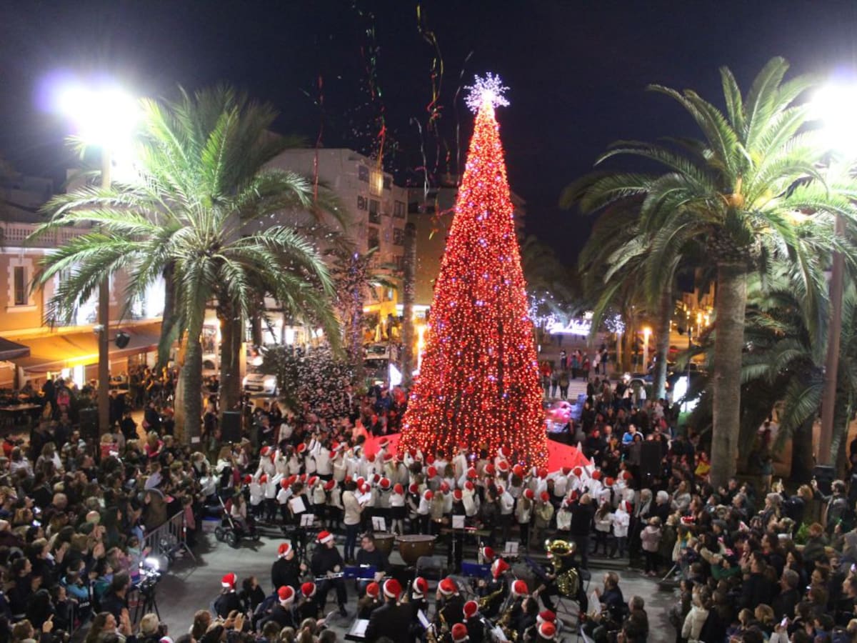Más de 40 actuaciones y 168.000 euros en luces para llenar de música y color la Navidad de Santa Eulària