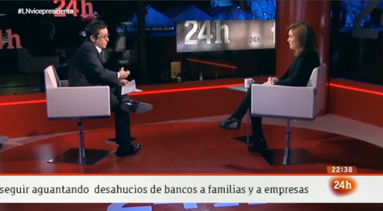 Soraya Sáenz de Santamaría entrevistada en el Canal 24h