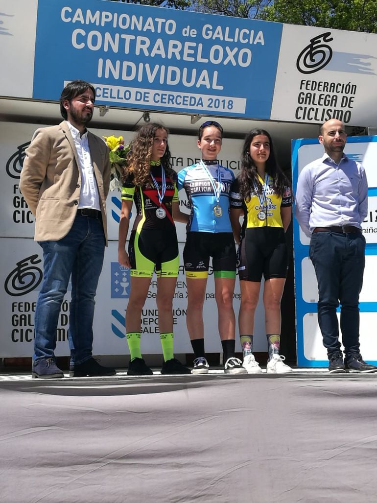 Noela Saa, corredora del Academia Postal-Maceda, se proclamaba en Cerceda, Campeona Gallega de contrareloj, en la categoría cadete.