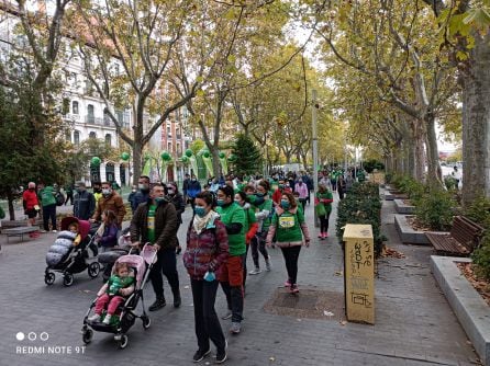 Participantes en la marcha contra el cancer