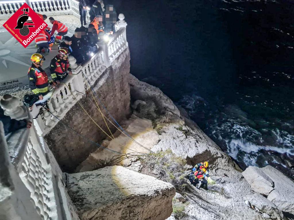 Acantilado de una zona rocosa del Mirador del Castillo en Benidorm